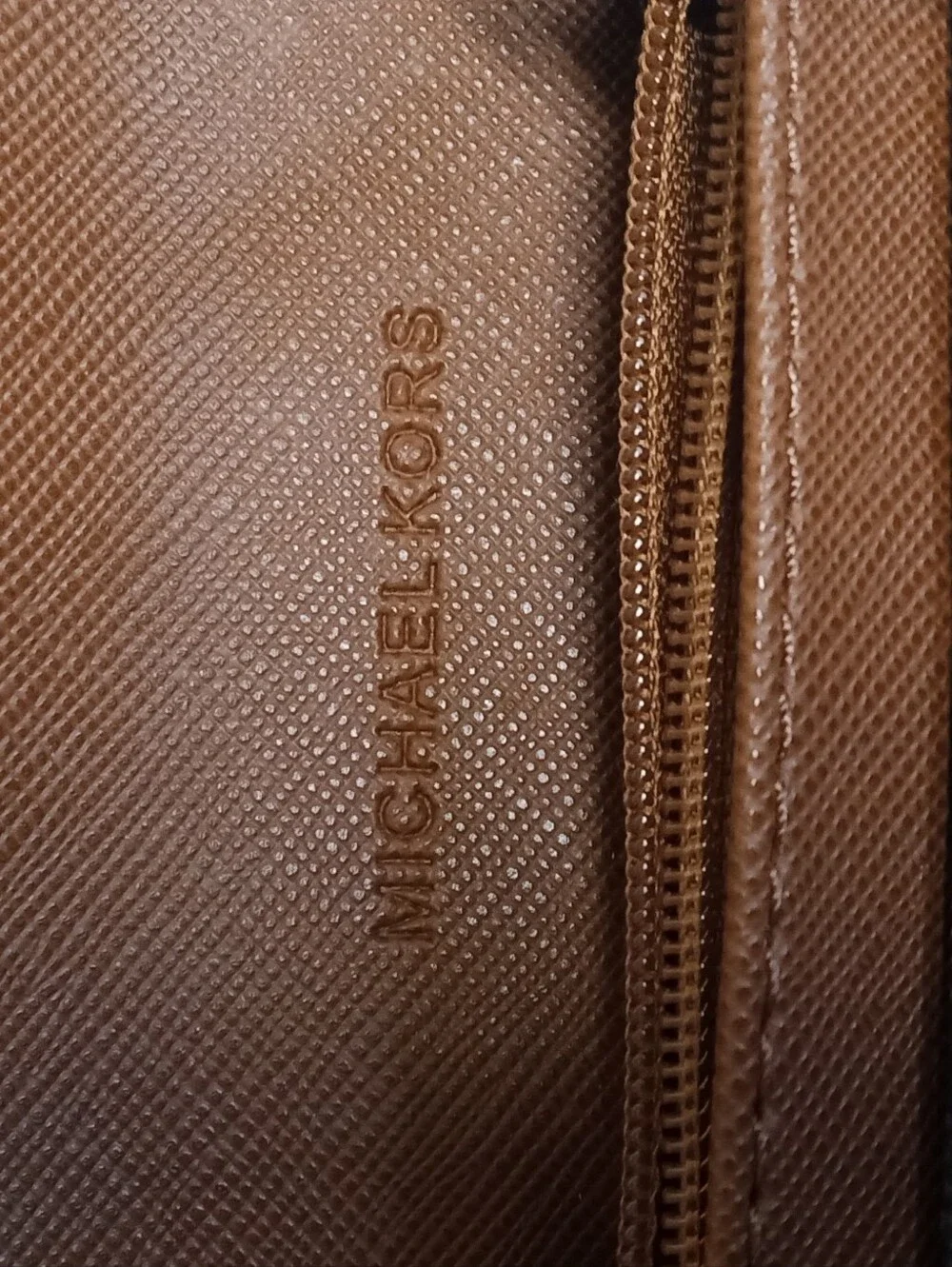 Michael Kors Jet Set Travel Luggage Coin Purse NWT Logo Pebble Signature Leather